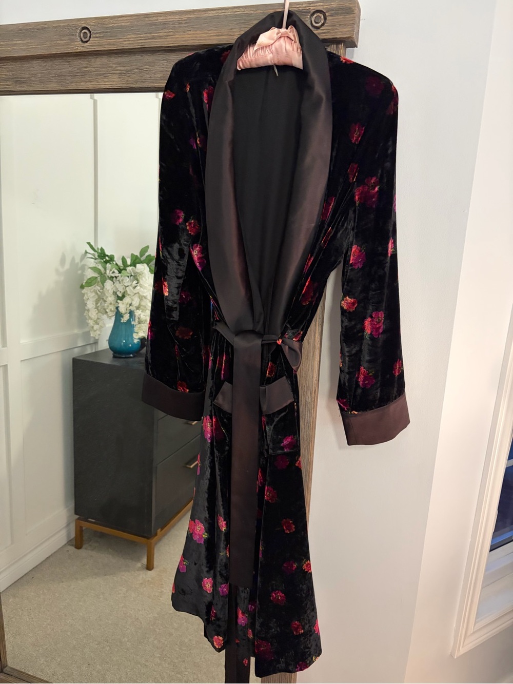 Velvet Floral Robe in Black and Burgundy